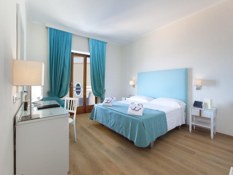 Hotel Regina Sorrento image
