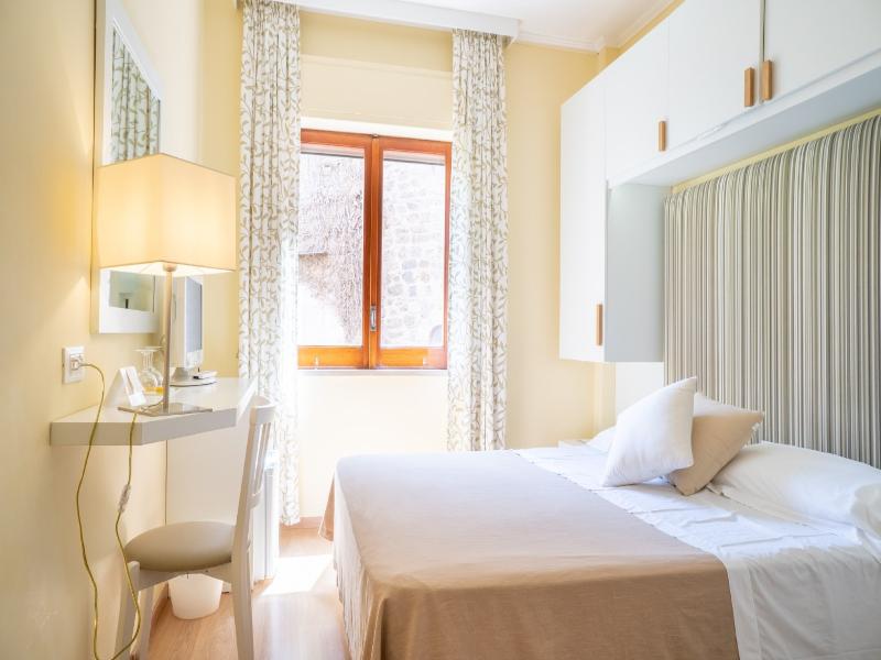 Hotel Regina Sorrento image