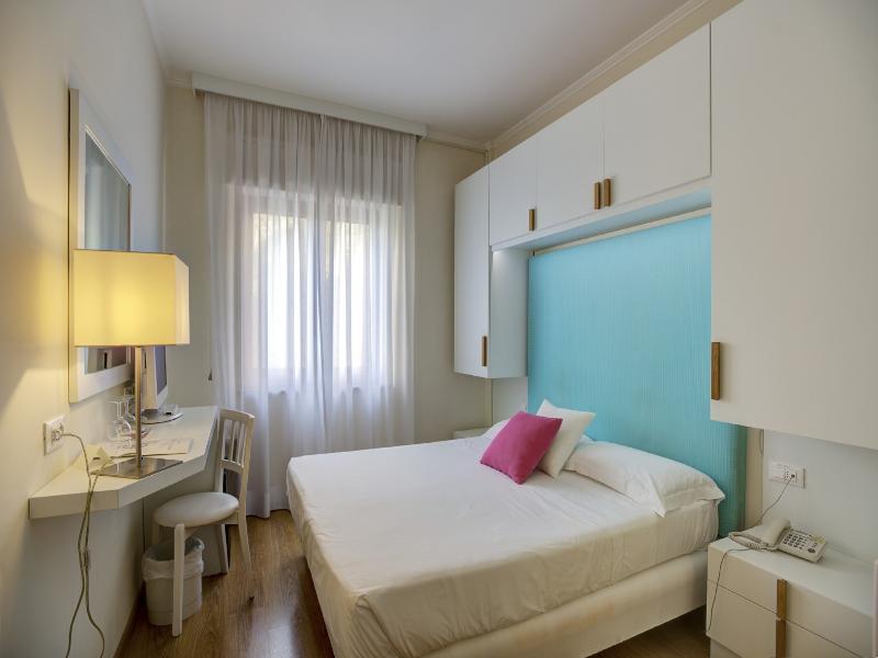 Hotel Regina Sorrento image