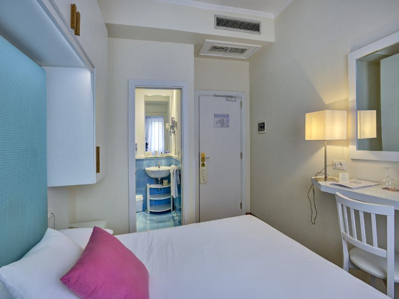 Hotel Regina Sorrento image