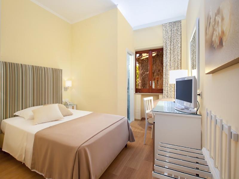 Hotel Regina Sorrento image