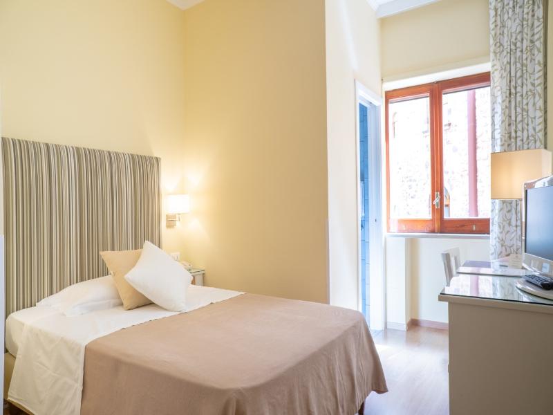 Hotel Regina Sorrento image