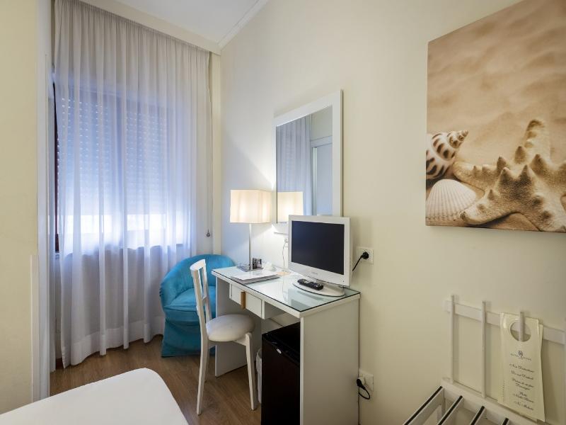 Hotel Regina Sorrento image