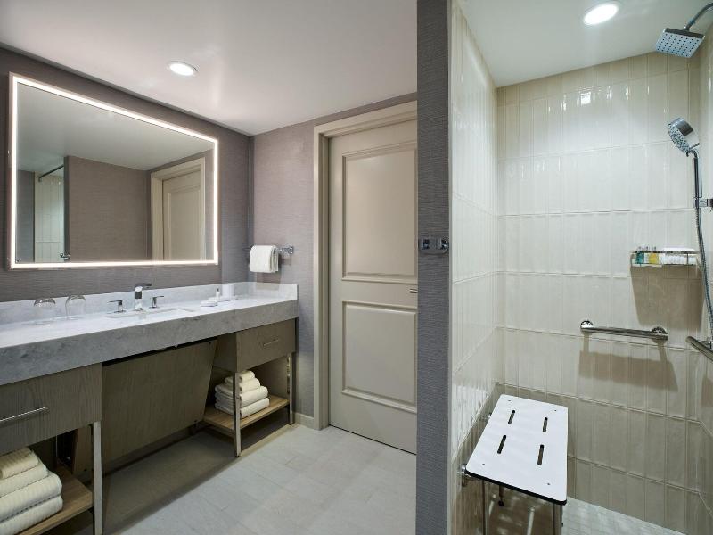 Newport Beach Marriott Hotel & Spa image