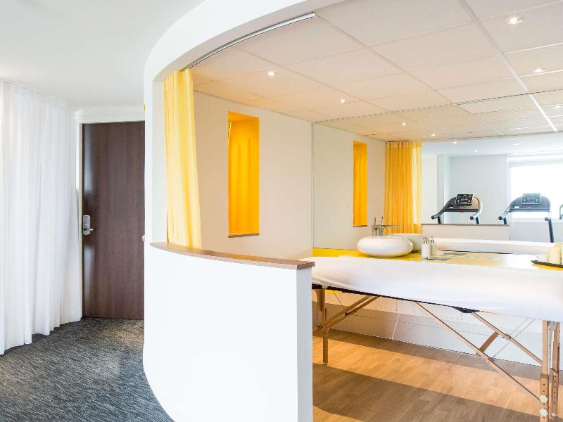 Novotel Bordeaux Lac image