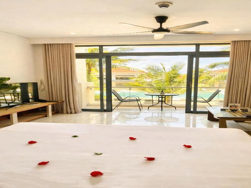 The Ocean Villas image