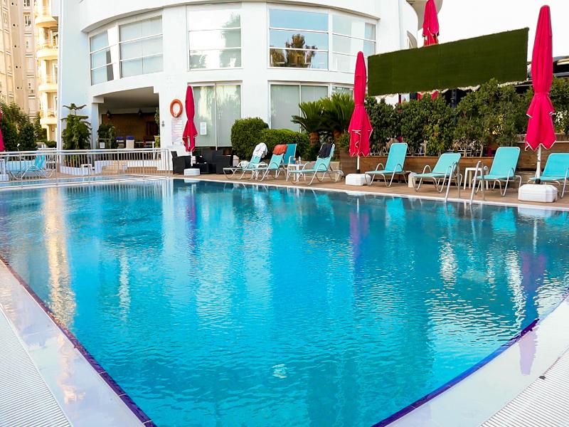 The Corner Park Hotel image