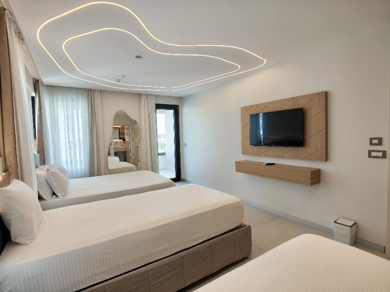 The Corner Park Hotel image