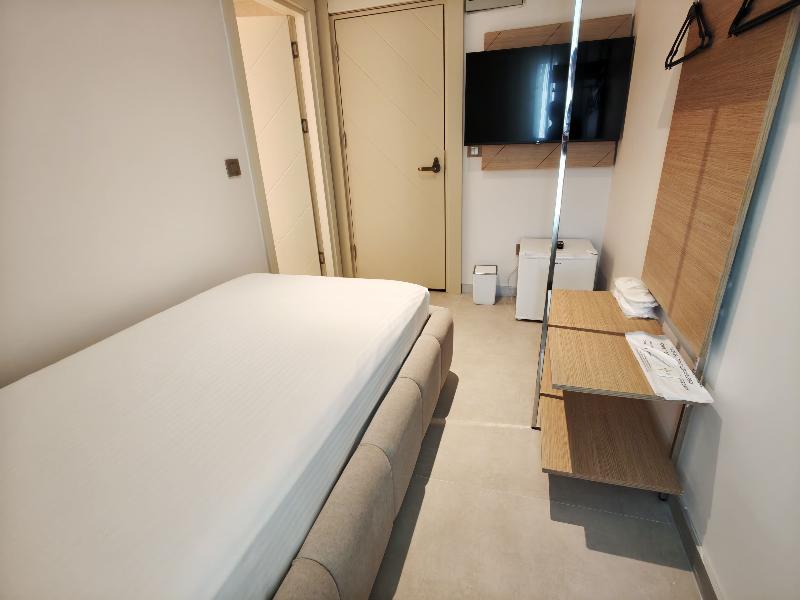 The Corner Park Hotel image