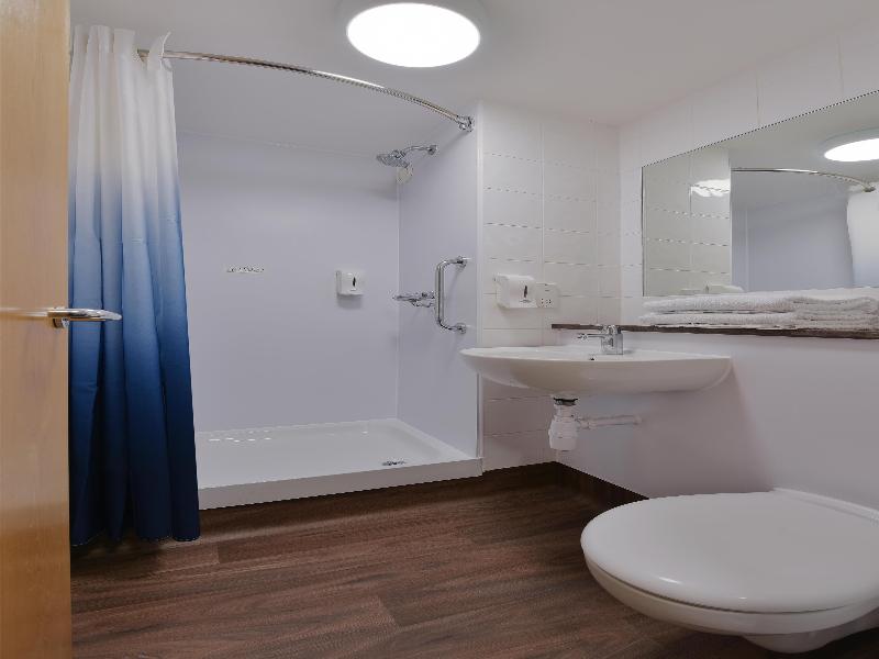 Travelodge Swansea Central image