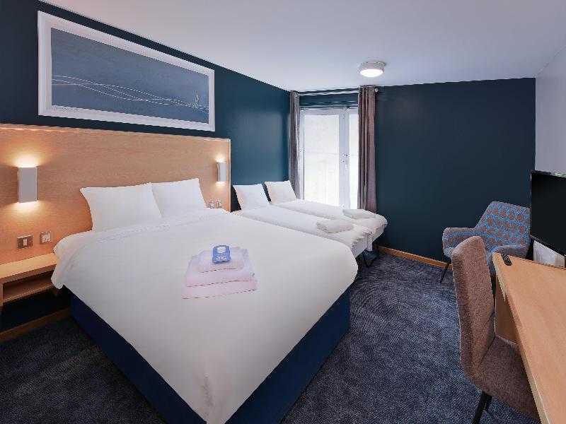 Travelodge Swansea Central image