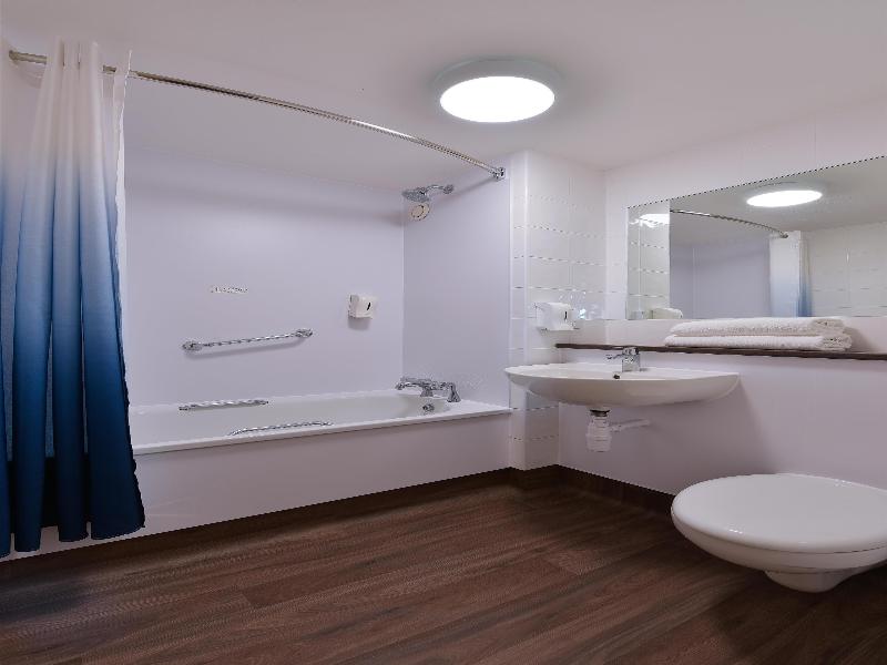 Travelodge Swansea Central image