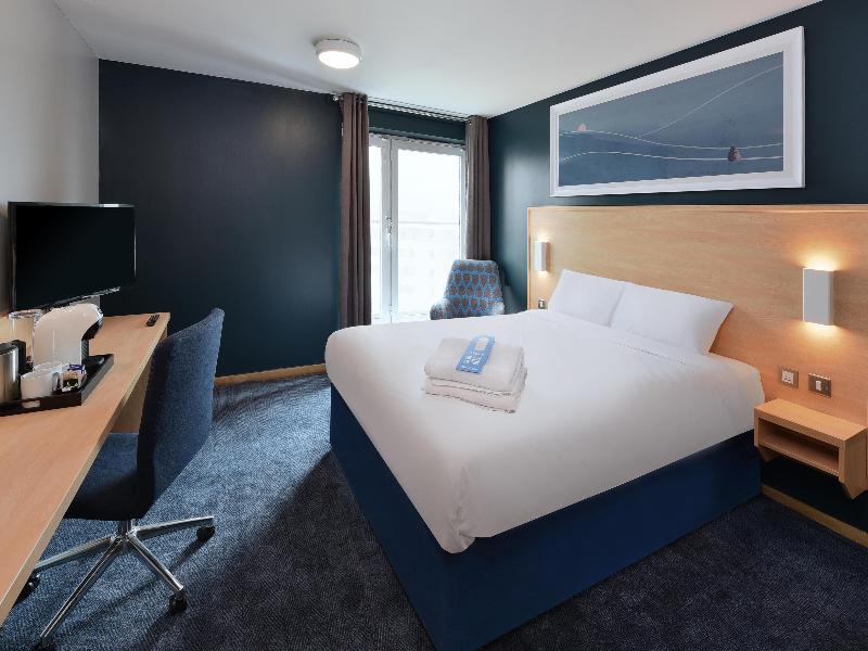 Travelodge Swansea Central image