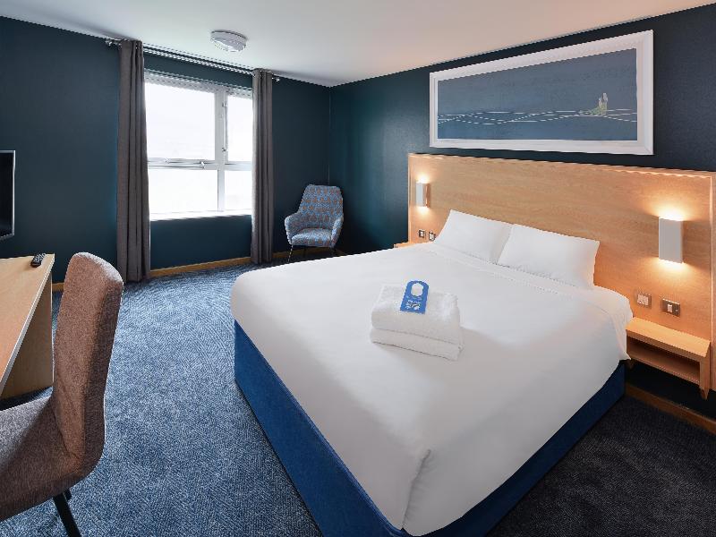 Travelodge Swansea Central image