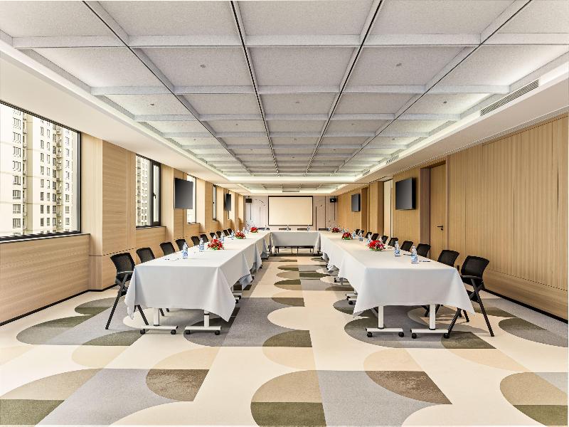 Holiday Inn Express Shanghai Changyang Road image