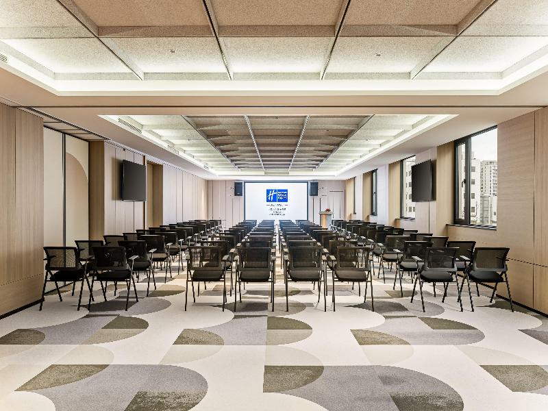 Holiday Inn Express Shanghai Changyang Road image