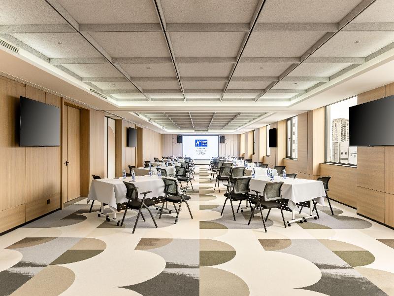 Holiday Inn Express Shanghai Changyang Road image