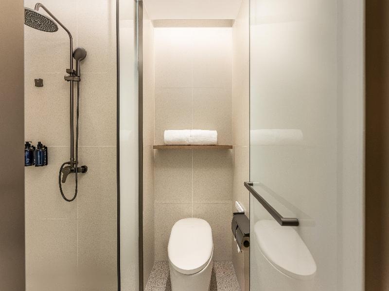 Holiday Inn Express Shanghai Changyang Road image
