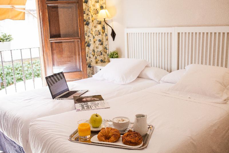 Hostal Miguel De Cervantes image