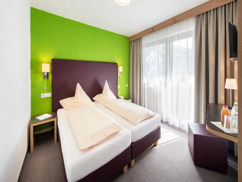 Erhart Hotel image
