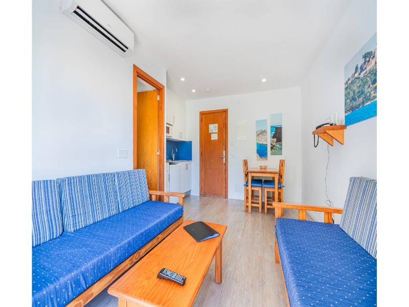Apartamentos Massol image