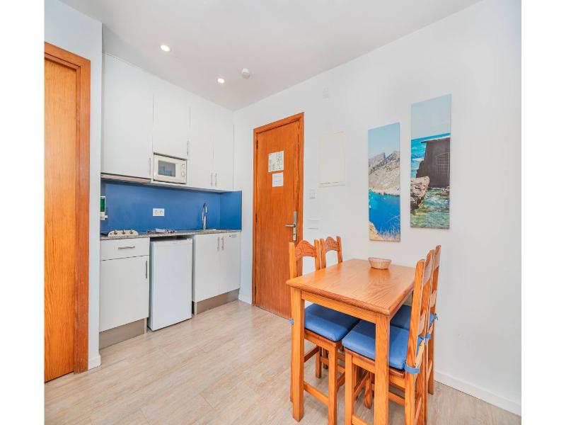 Apartamentos Massol image