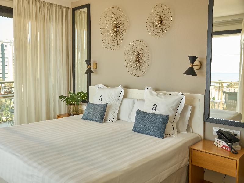 Almirante Hotel image