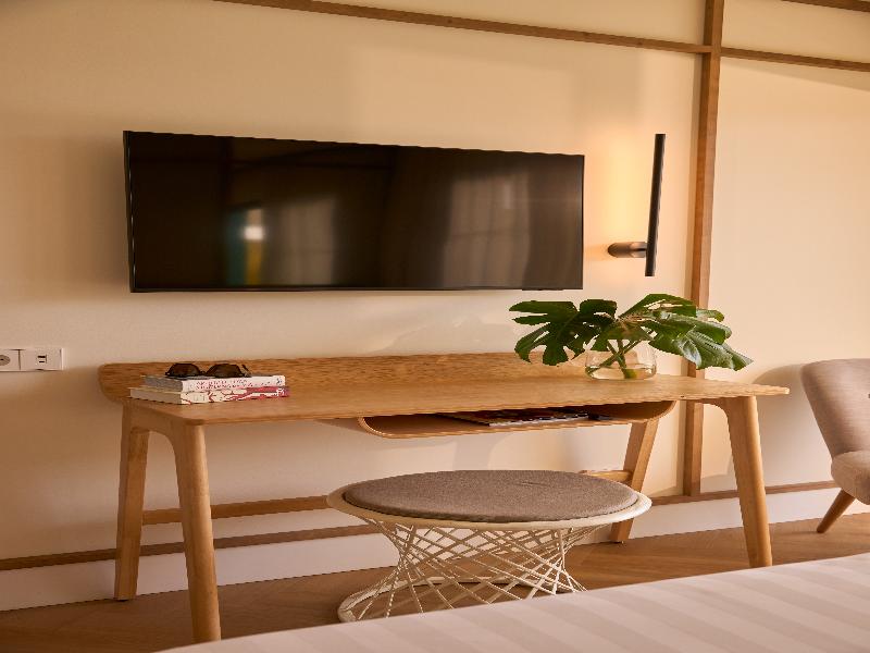 Almirante Hotel image