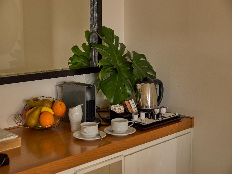 Almirante Hotel image
