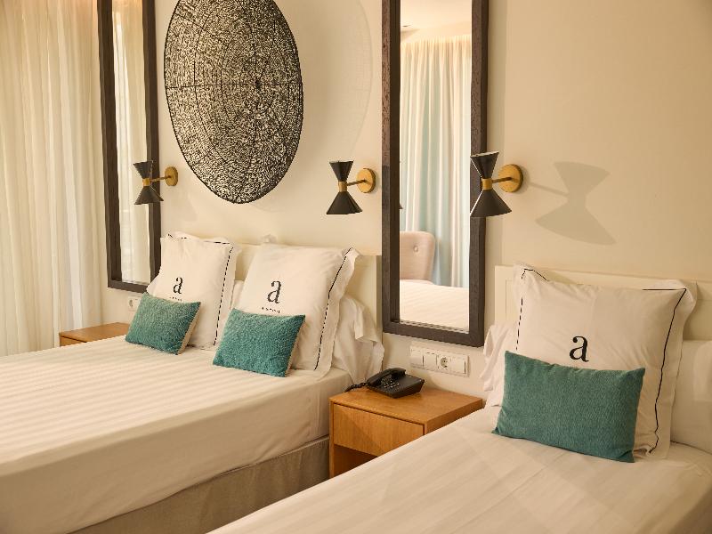 Almirante Hotel image