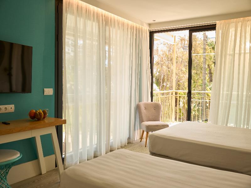 Almirante Hotel image