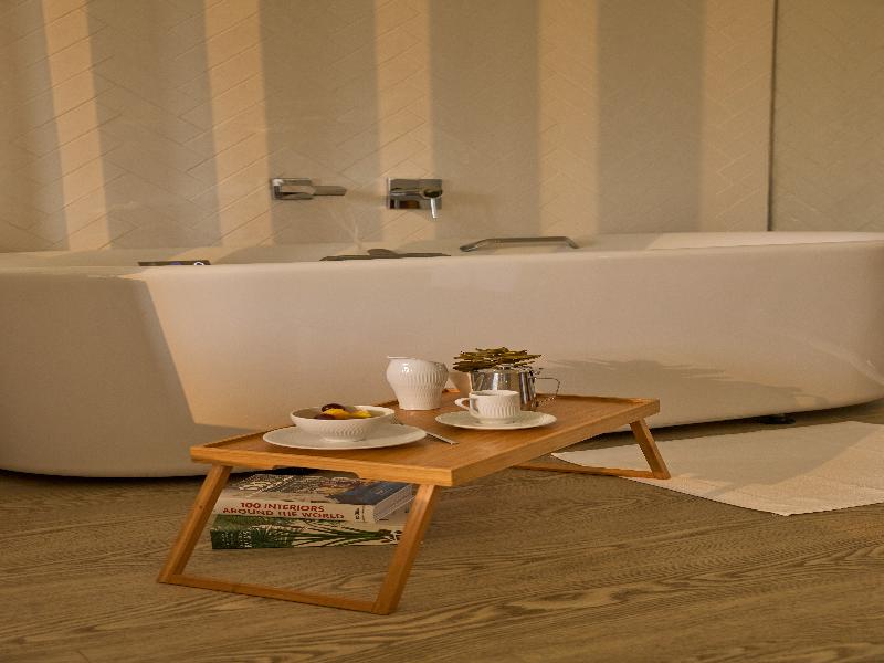 Almirante Hotel image