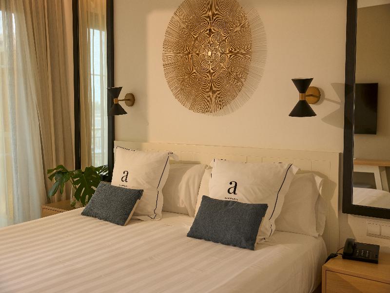 Almirante Hotel image