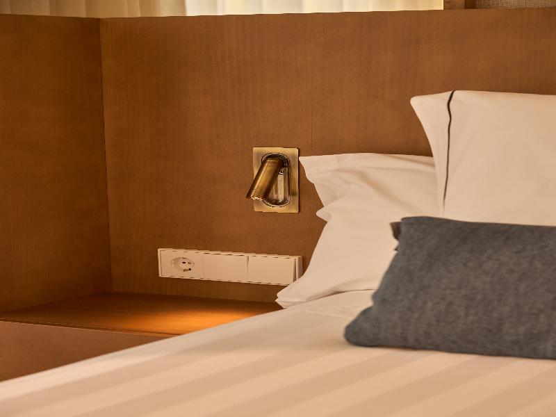 Almirante Hotel image