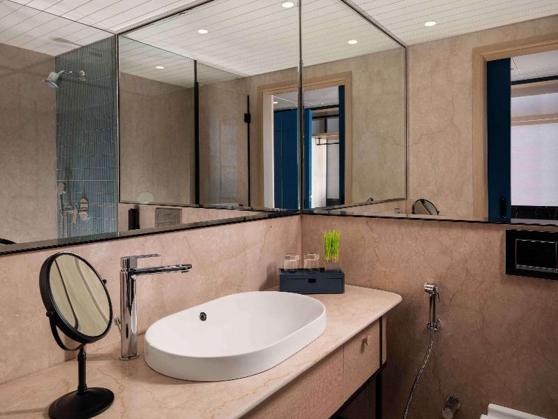 Pullman Chennai Anna Salai image