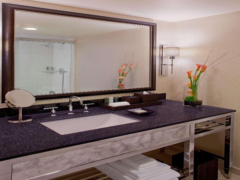 Stay in style at Hyatt Regency New Orleans