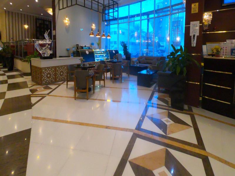 Horizon Manor image