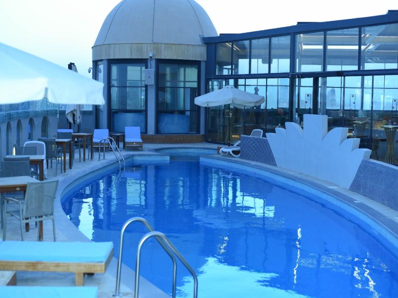 Horizon Manor image