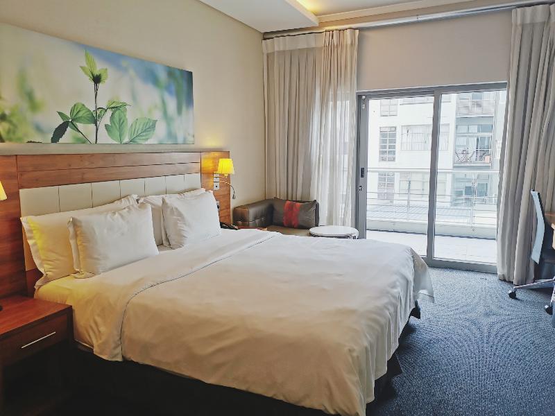 DoubleTree by Hilton Cape Town - Upper Eastside image