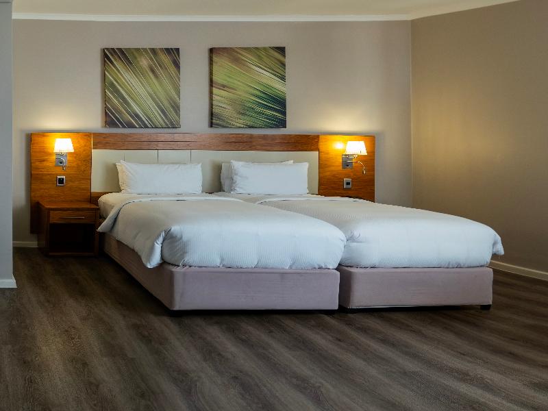 DoubleTree by Hilton Cape Town - Upper Eastside image
