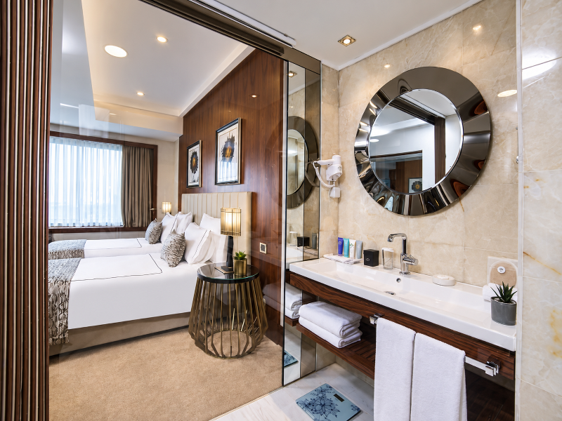 Sura Luxury Milion and Spa image