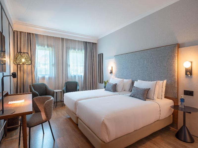 Hotel Santiago Plaza Affiliated By Melia image