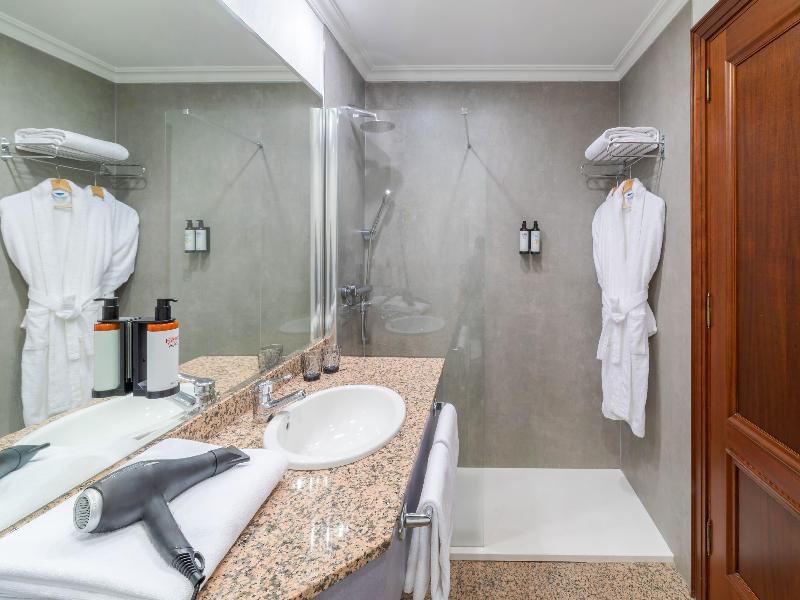 Hotel Santiago Plaza Affiliated By Melia image