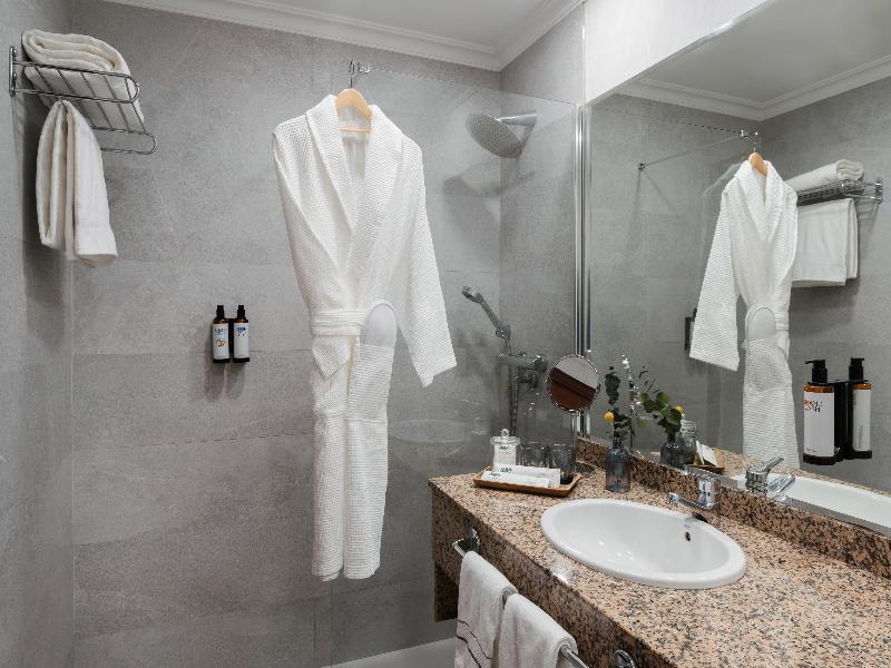 Hotel Santiago Plaza Affiliated By Melia image