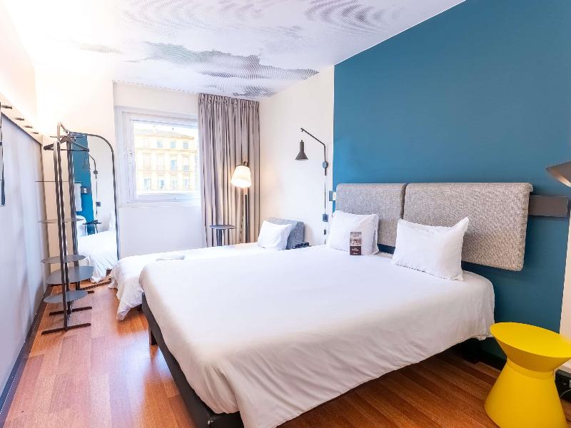 Ibis Malaga Centro Ciudad image