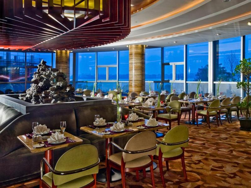 Fuyang International Trade Centre Hotel image