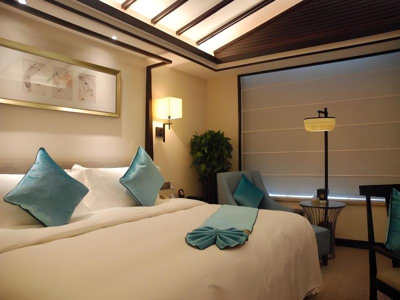 Fuyang International Trade Centre Hotel image