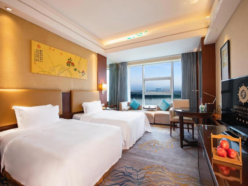 Fuyang International Trade Centre Hotel image