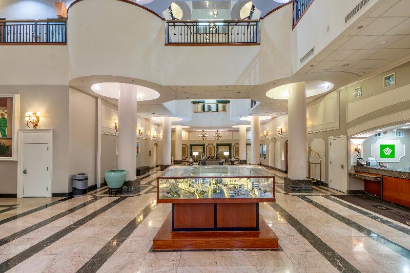 Wyndham Garden Hotel Baronne Plaza image