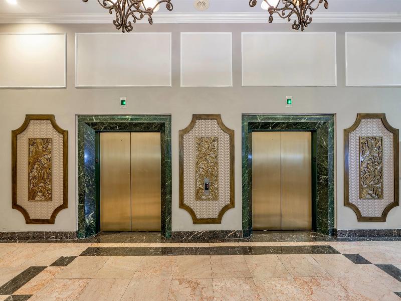 Wyndham Garden Hotel Baronne Plaza image